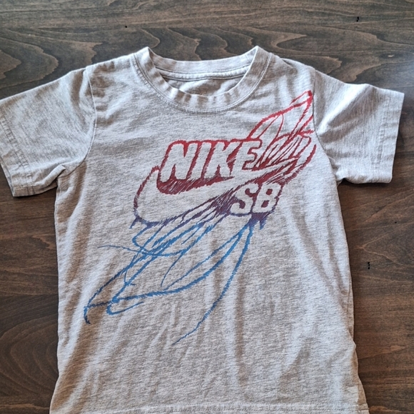 BUNDLE BOYS SIZE 5 NIKE SHIRTS AND COATS - Picture 5 of 5